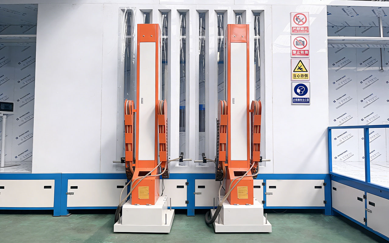 Electrostatic Spray Gun and Reciprocating Machine