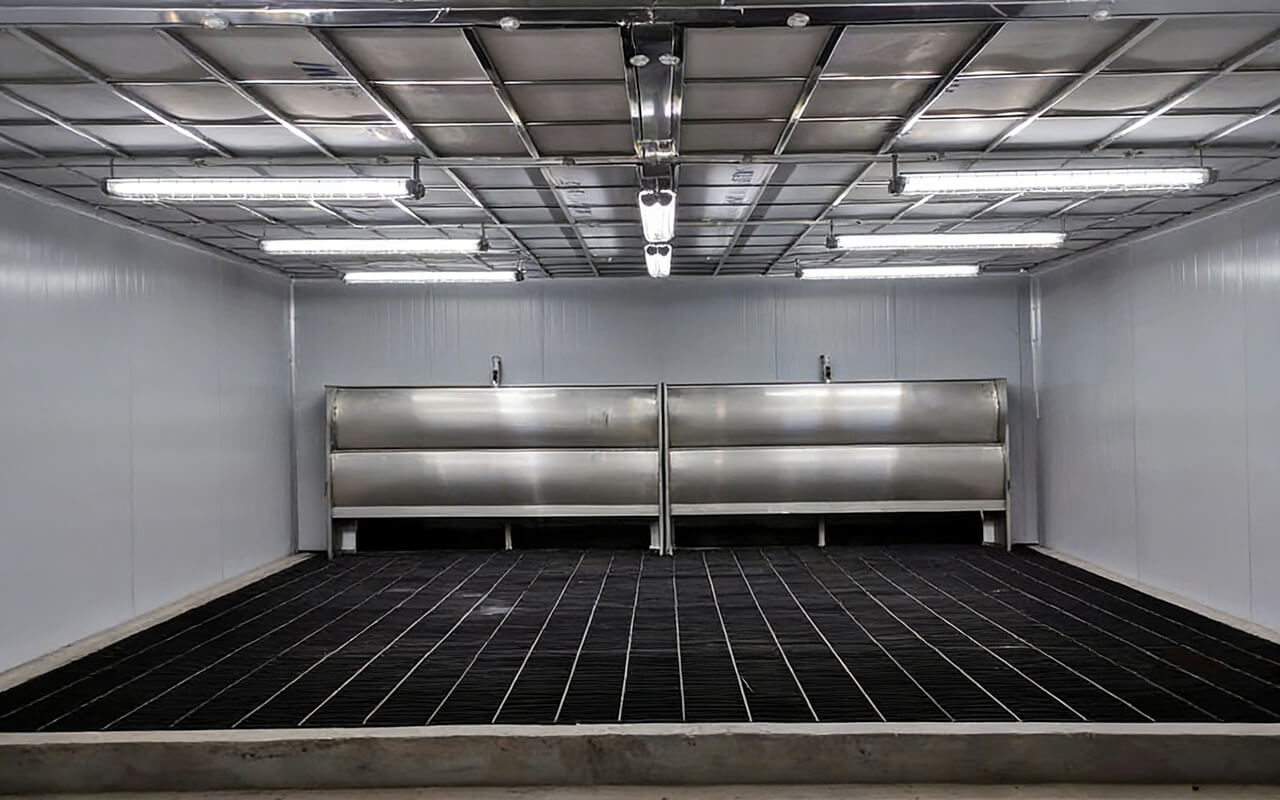 High-temperature paint curing oven