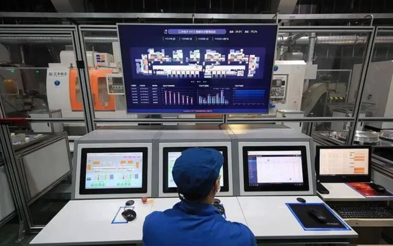 AI-Driven Digitalization in Coating Robotics.jpg